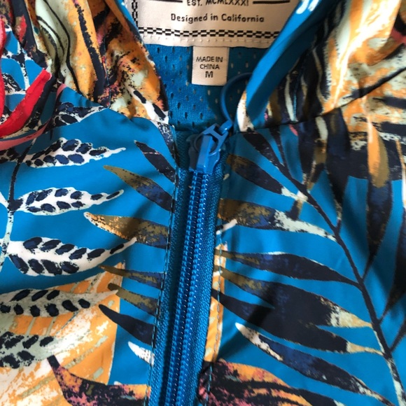 Menβs Guess Hoodie - Picture 3 of 8